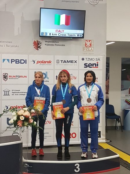 barlettacinziainpremiazioneasquadre2.jpg